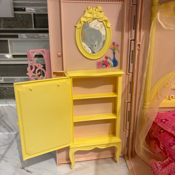 Vintage Mattel Barbie Bed & Bath Carry play set house folds up 1998 - Picture 8 of 16